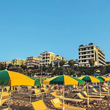 Grand Michelacci Hotell 4*